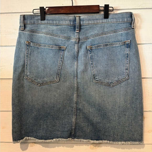 LOFT NWT Ann Taylor Loft Women's 10
Denim Pencil Skirt Raw Hem - Picture 6 of 12